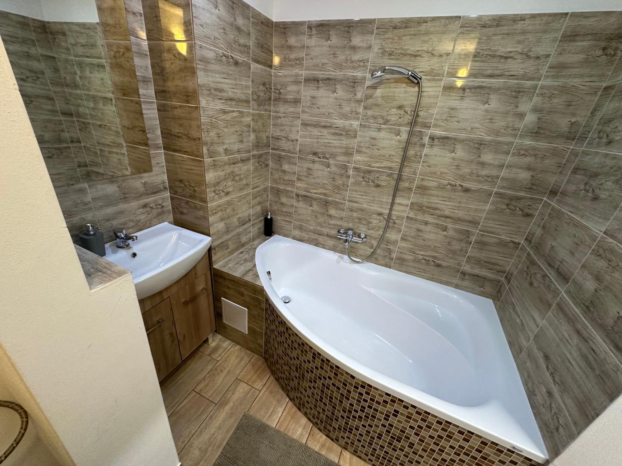 Apartman Bb-Centrum1 Banska Bystrica Ngoại thất bức ảnh