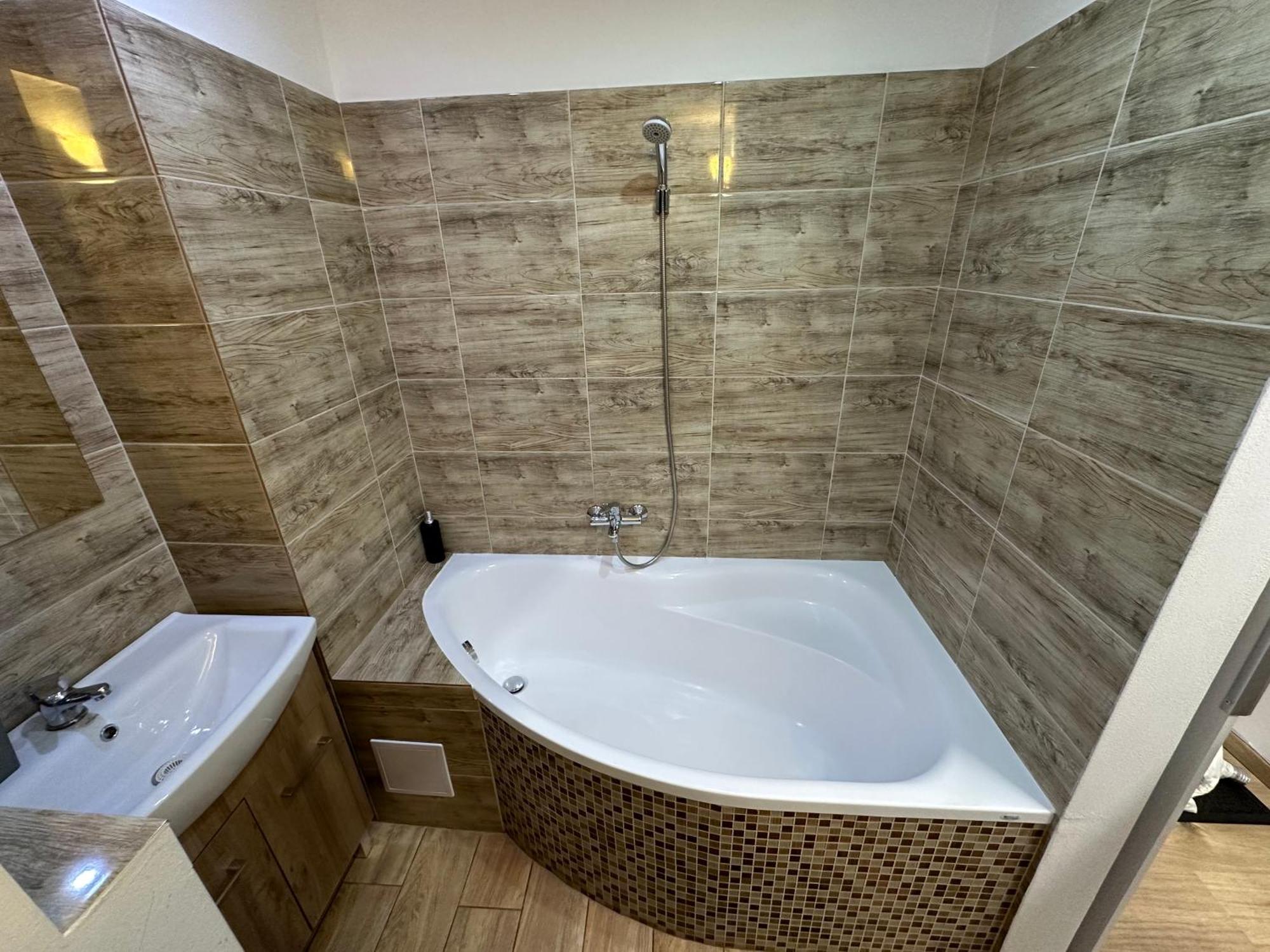Apartman Bb-Centrum1 Banska Bystrica Ngoại thất bức ảnh